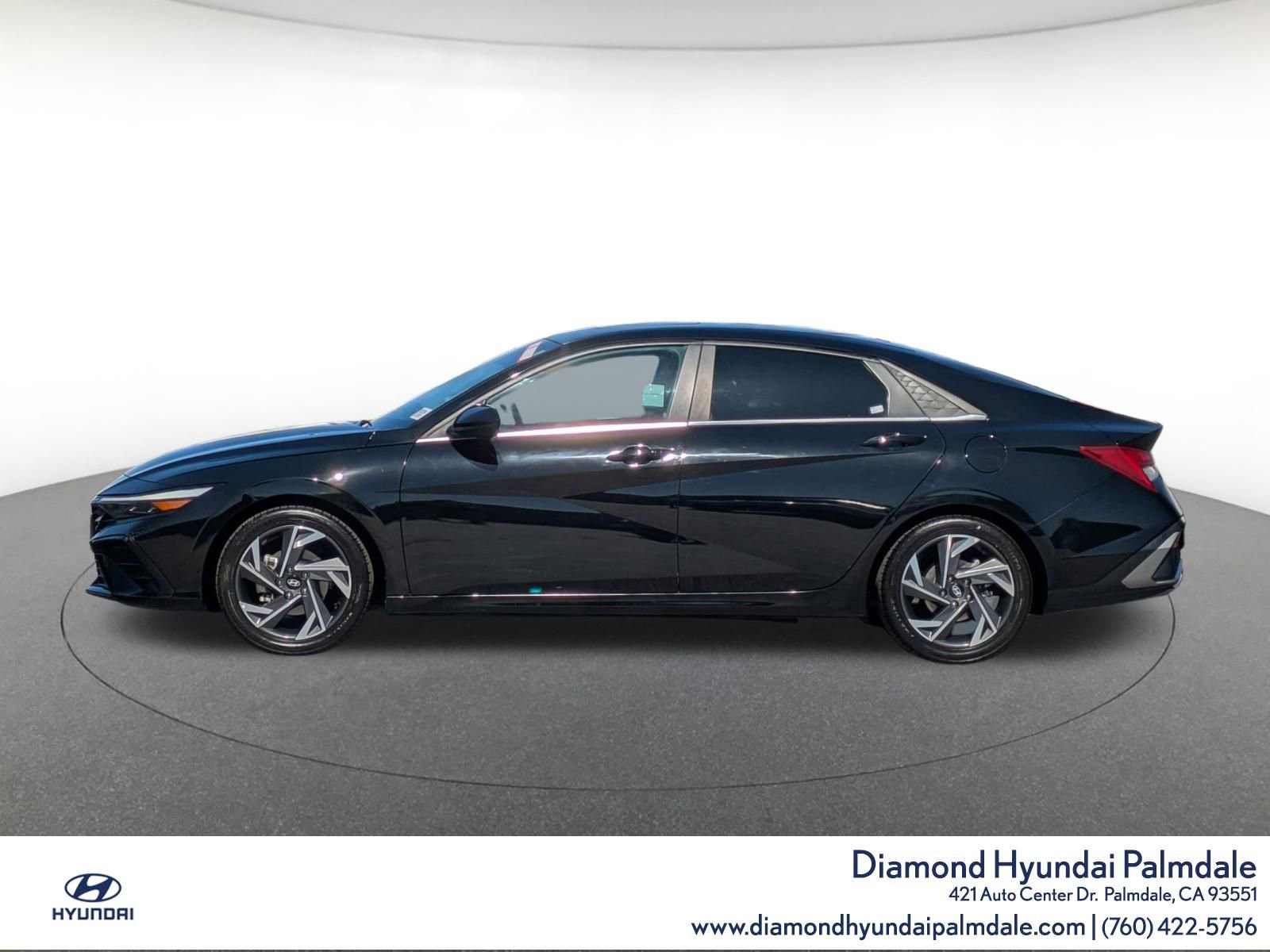 Certified 2024 Hyundai Elantra SEL w/ Convenience Package FWD image 4