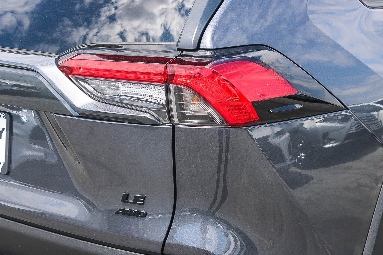 Certified 2023 Toyota RAV4 LE AWD/4WD image 10