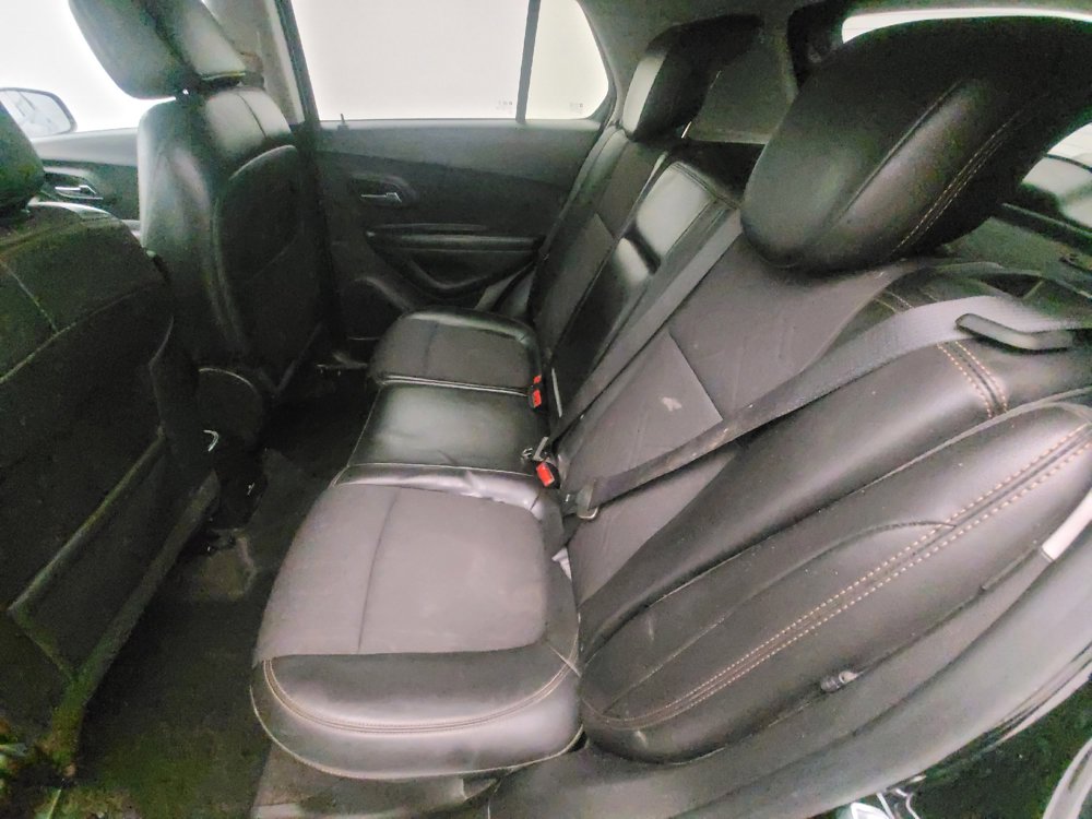 Used 2021 Chevrolet Trax LT w/ LT Convenience Package image 18