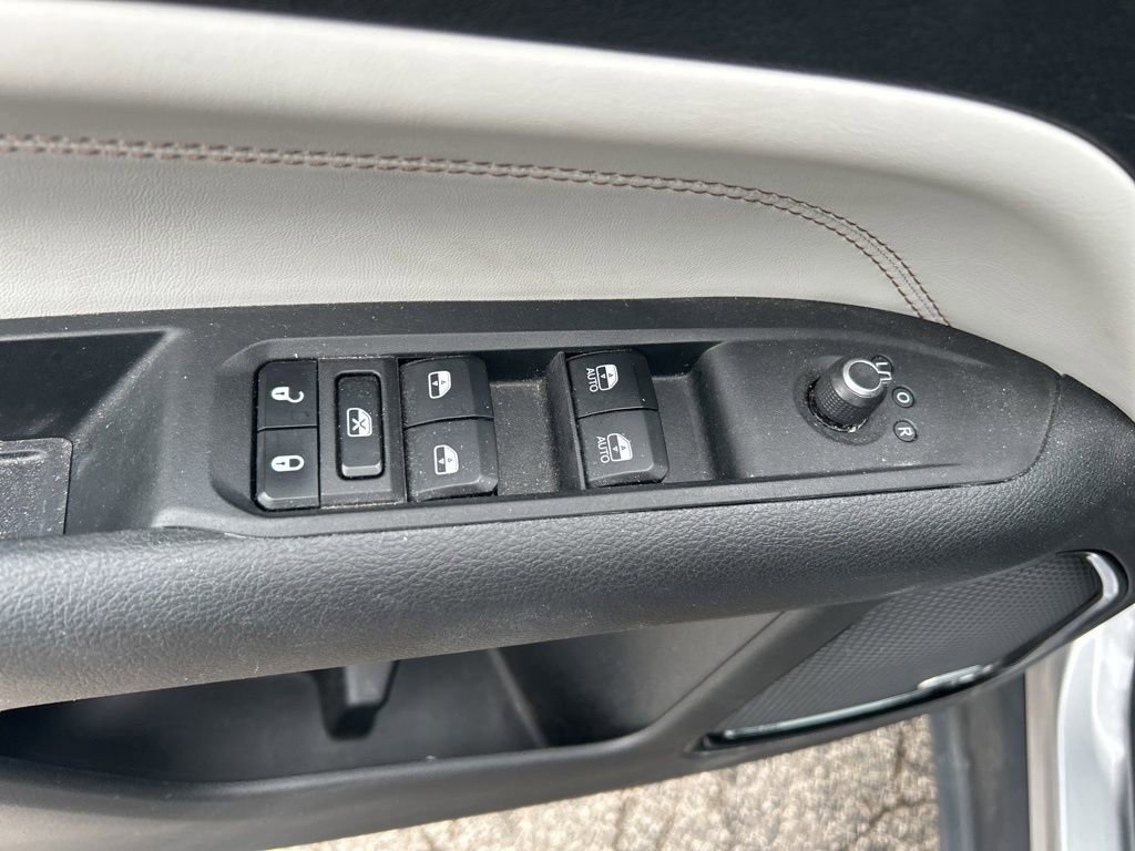 Used 2022 Jeep Compass Limited w/ Sun and Sound Group image 15