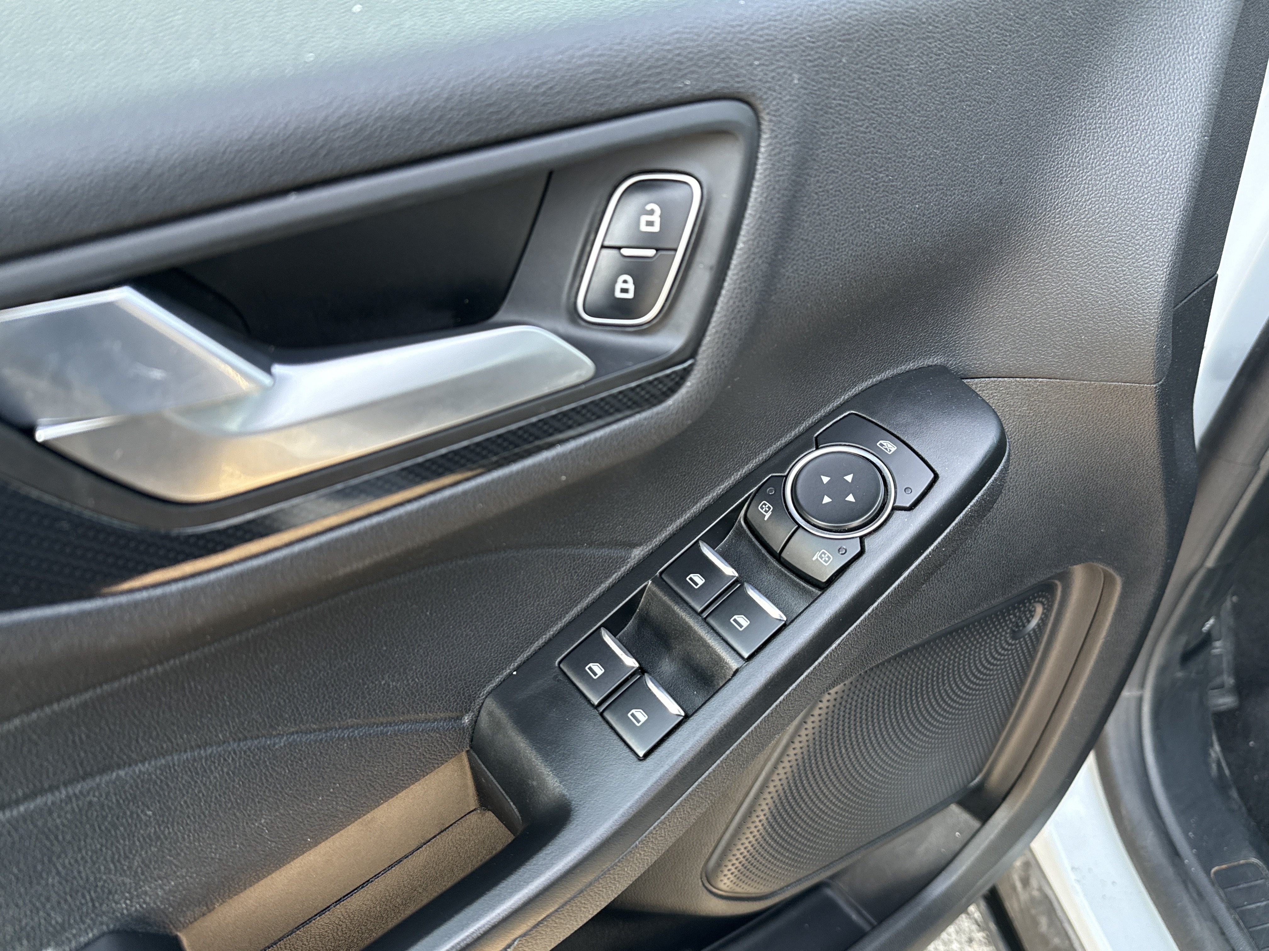 Used 2025 Ford Escape ST-Line Select AWD/4WD image 16