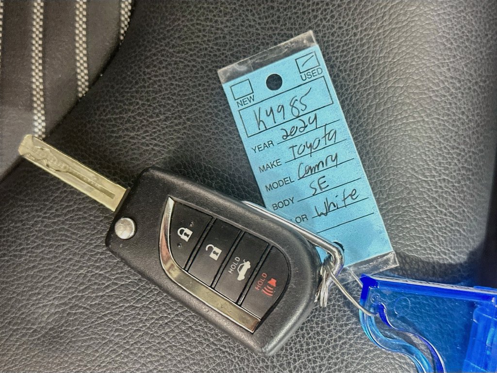 Used 2024 Toyota Camry SE FWD image 37