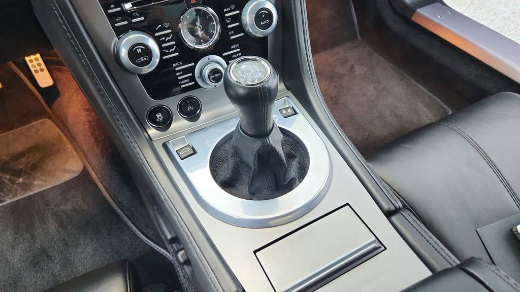 Used 2015 Aston Martin V8 Vantage Coupe image 19