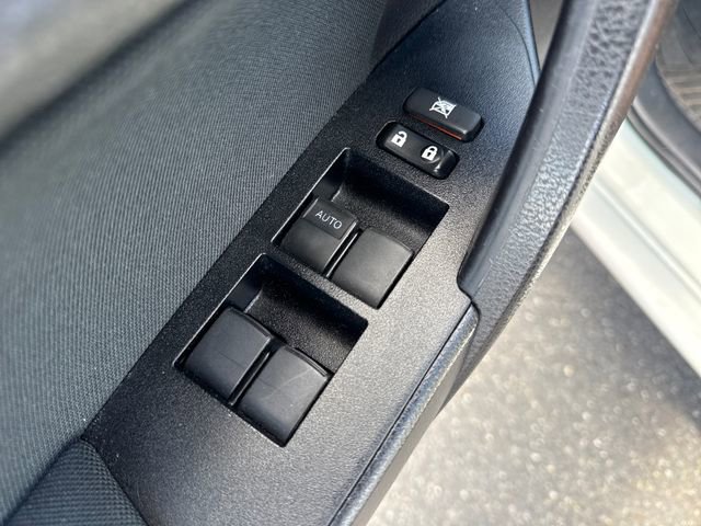 Used 2016 Toyota Corolla LE FWD image 18