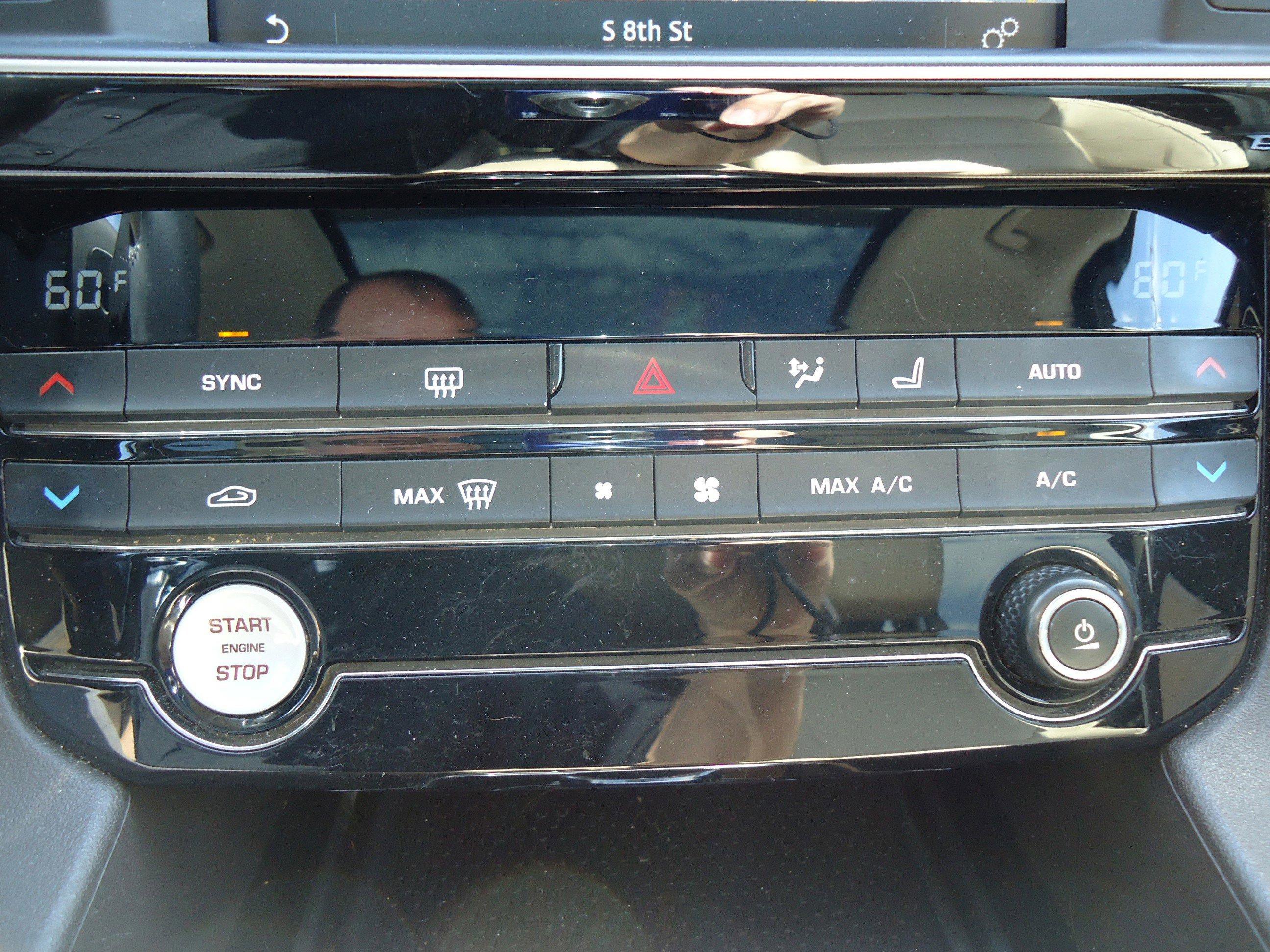 Used 2018 Jaguar F-PACE Prestige image 20