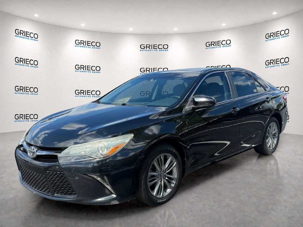 Used 2015 Toyota Camry SE FWD image 3