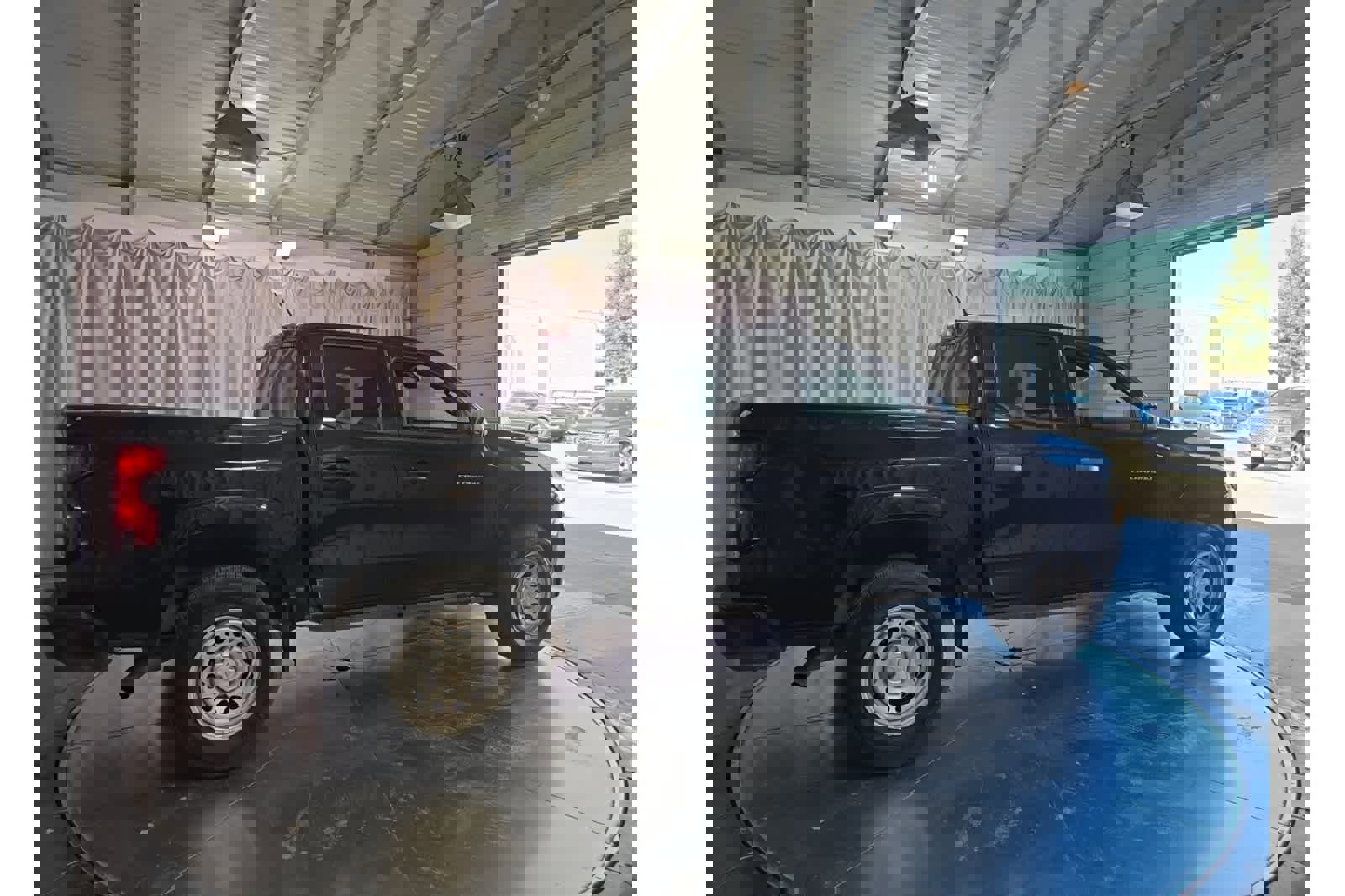 Used 2023 Chevrolet Colorado W/T image 11