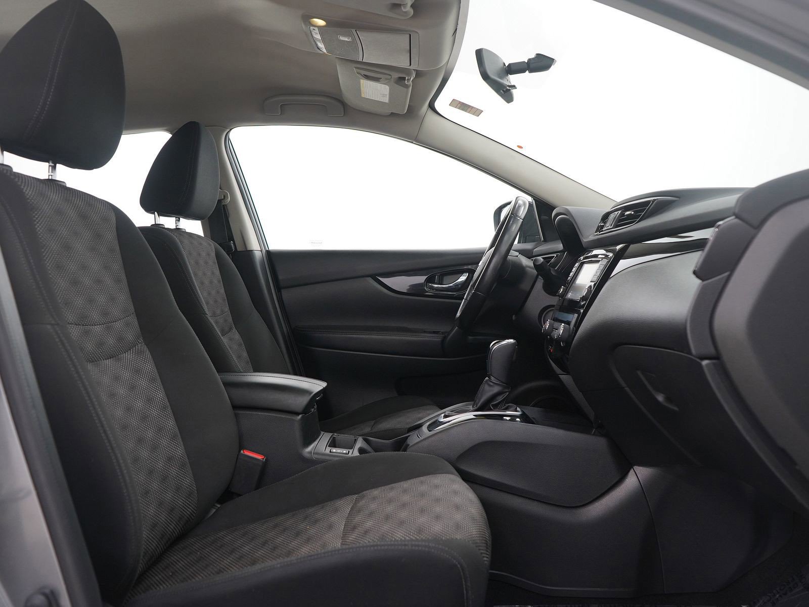 Used 2018 Nissan Rogue Sport SV w/ SV Technology Package image 13