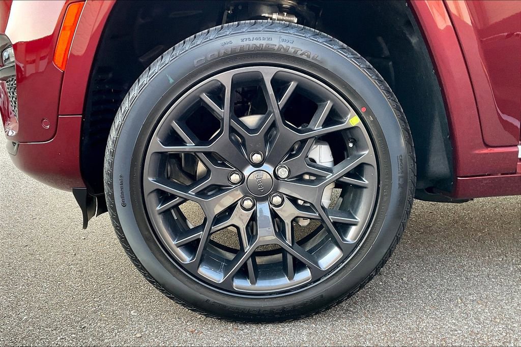 New 2025 Jeep Grand Cherokee Summit w/ Obsidian Package image 12