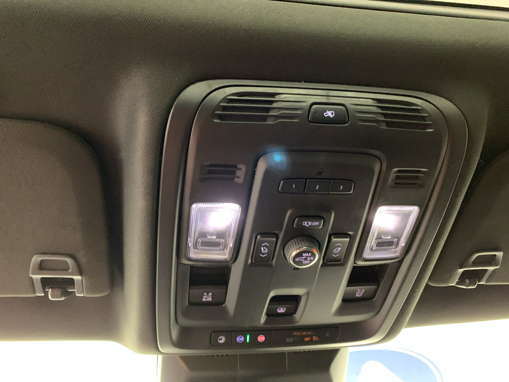 Used 2023 Cadillac Escalade ESV Sport w/ LPO, ONYX Package AWD/4WD image 26