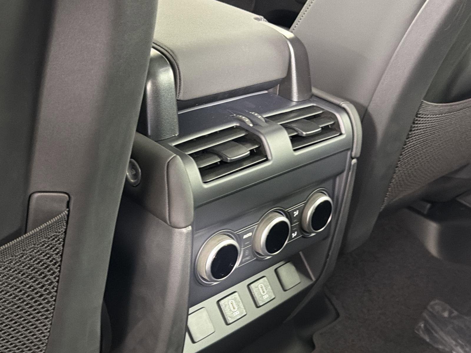 New 2026 Land Rover Defender 110 X-Dynamic SE image 27