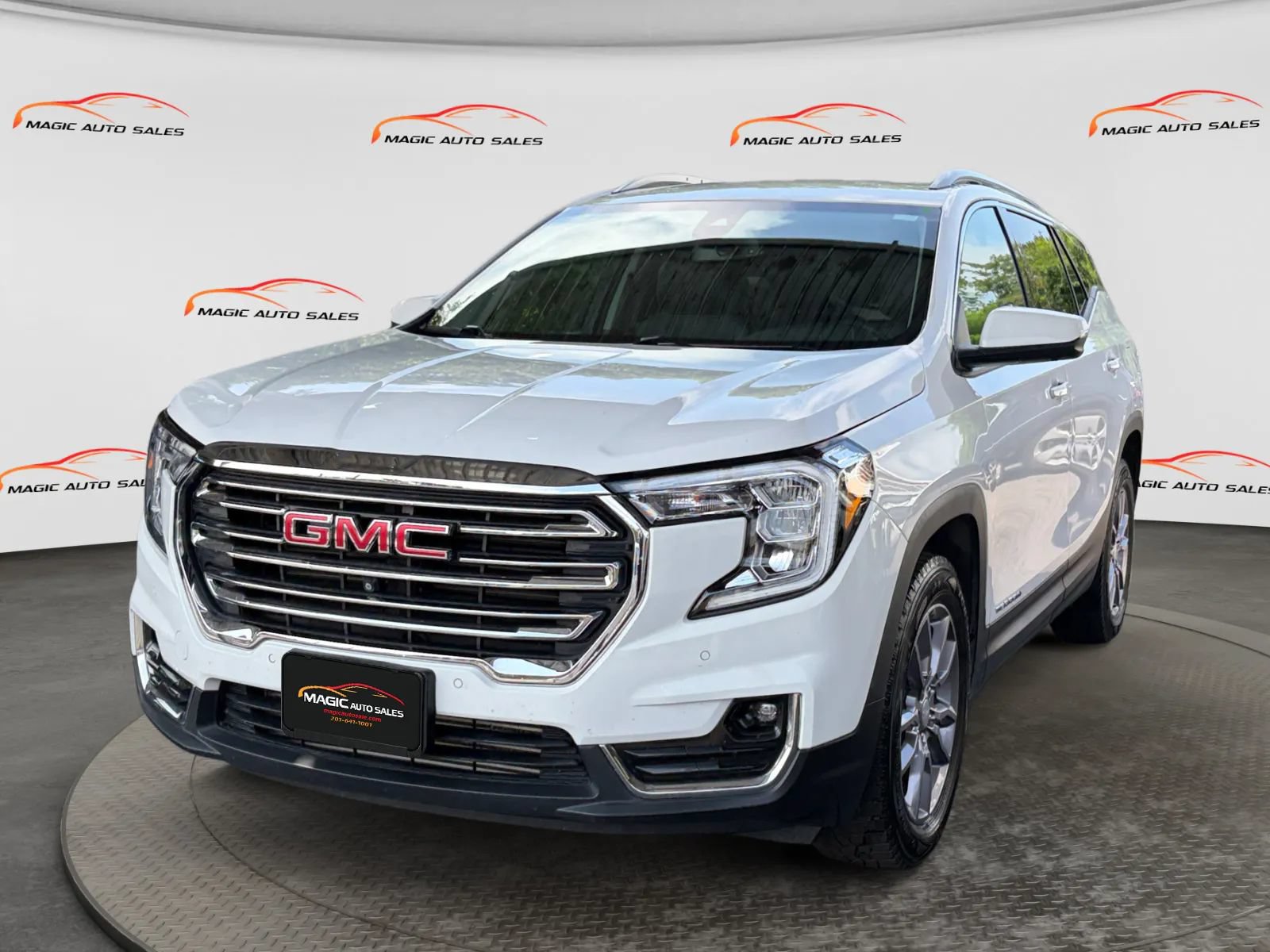 Used 2023 GMC Terrain SLT w/ Tech Package