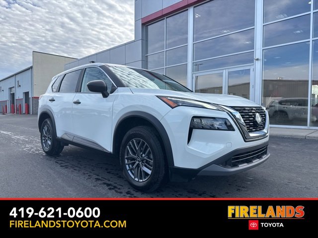 Used 2023 Nissan Rogue S image 1