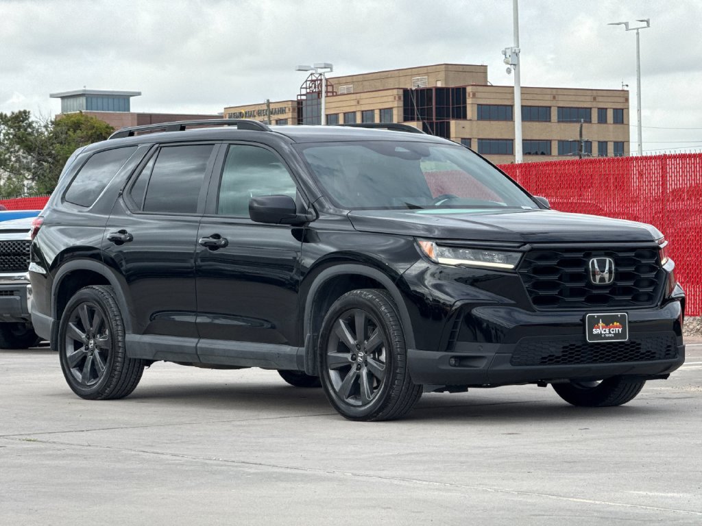 Used 2025 Honda Pilot Sport image 8