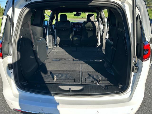Used 2025 Chrysler Pacifica Select FWD image 23