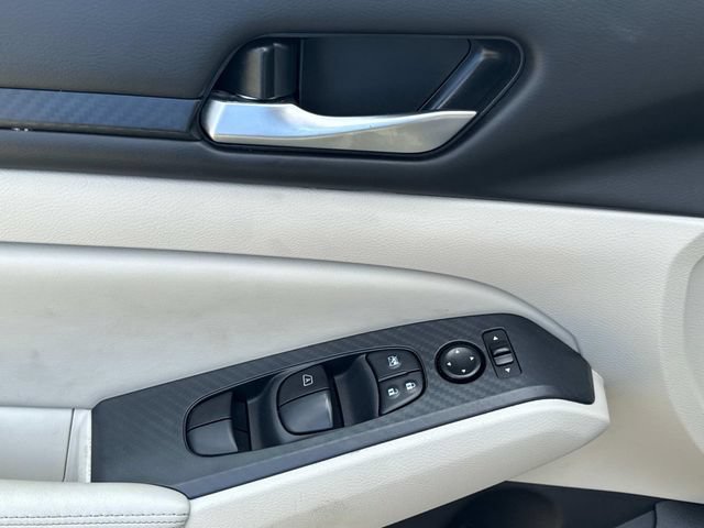 Used 2025 Nissan Altima 2.5 SV FWD image 26