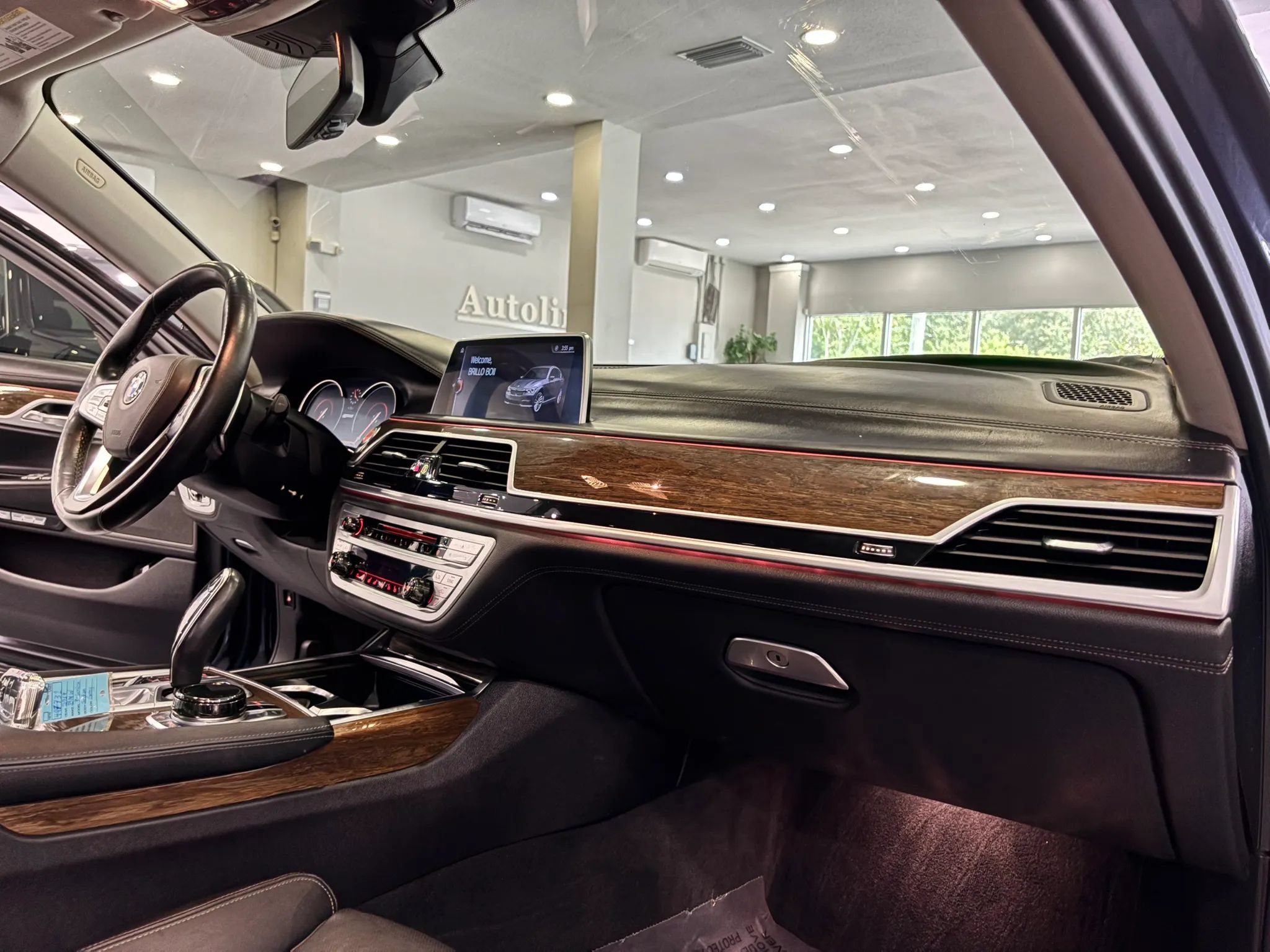 Used 2017 BMW 740e xDrive AWD/4WD image 10