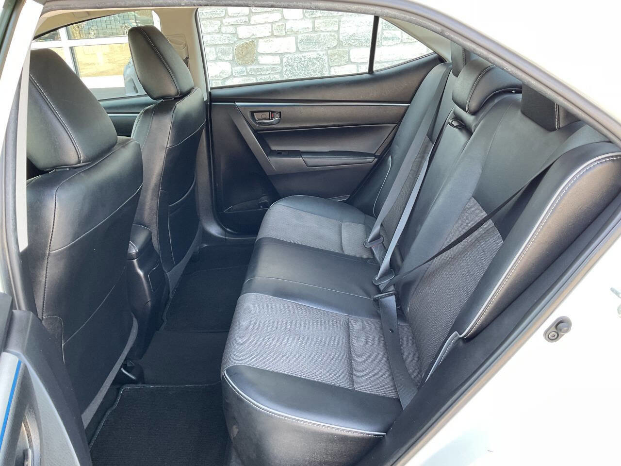 Used 2016 Toyota Corolla S image 27