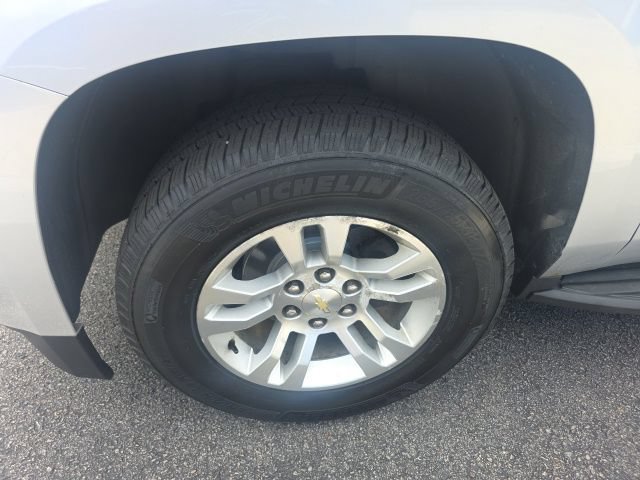 Used 2015 Chevrolet Suburban LT AWD/4WD image 13
