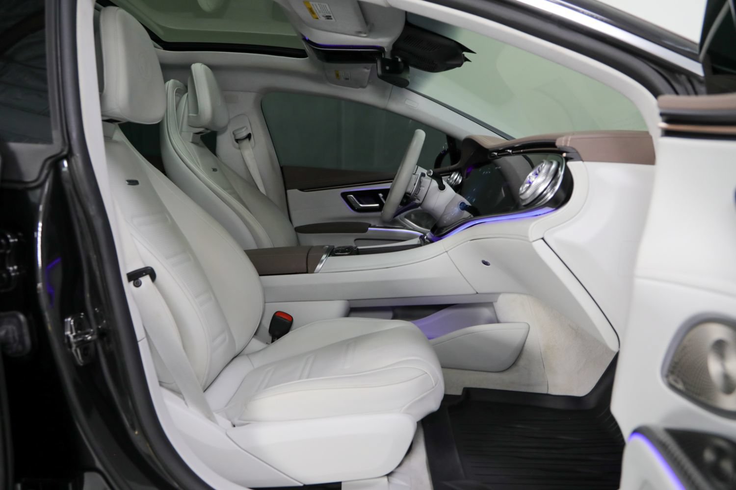 Used 2023 Mercedes-Benz EQS AMG 4MATIC w/ Trim Level Package image 35