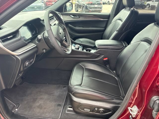 Used 2025 Jeep Grand Cherokee L Limited w/ Luxury Tech Group II RWD image 18