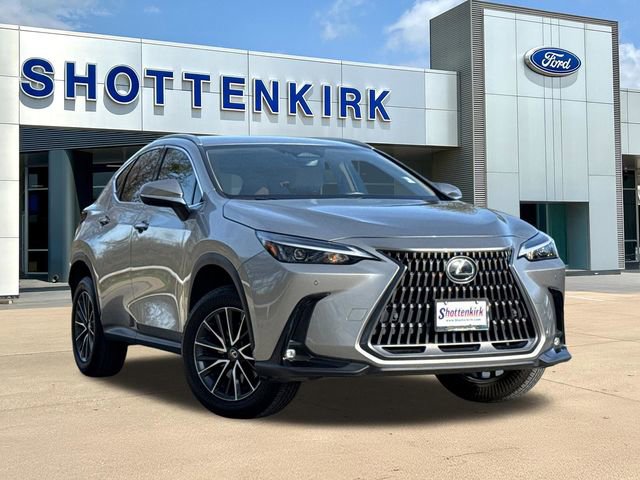 Used 2025 Lexus NX 250 FWD w/ Towing Package (2000 Lbs) image 1