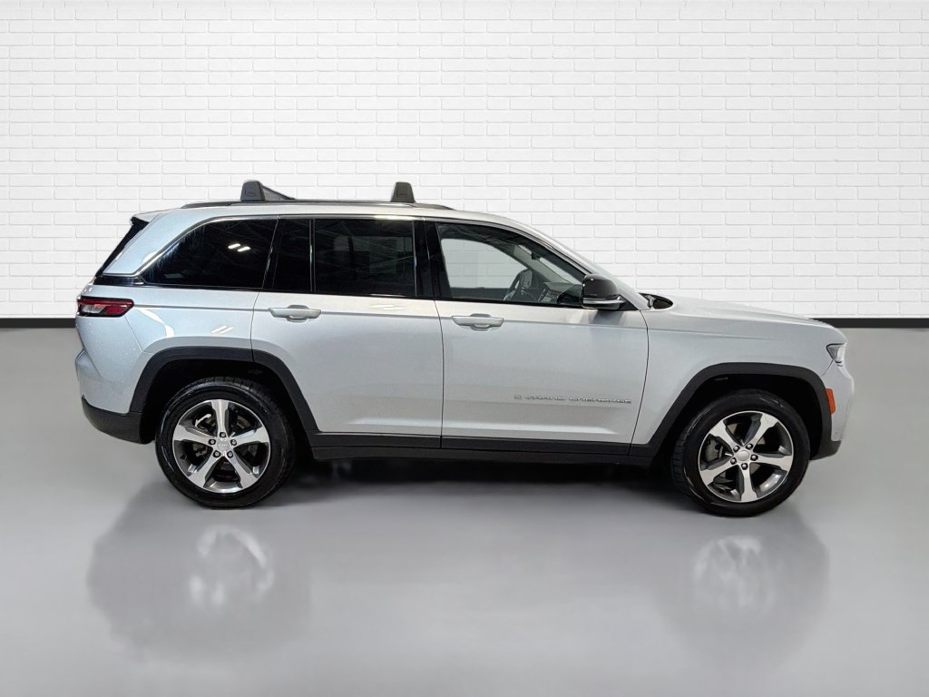 Used 2023 Jeep Grand Cherokee 4WD 4xe w/ Luxury Tech Group II image 10