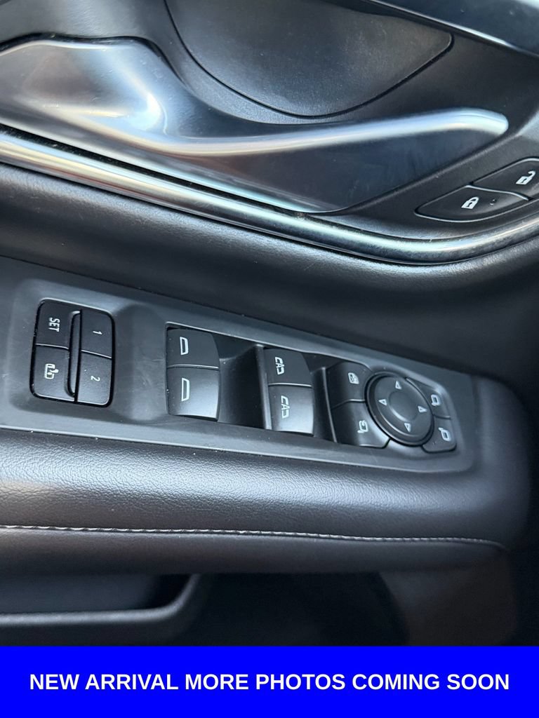 Used 2022 Chevrolet Tahoe LT w/ Luxury Package RWD image 38