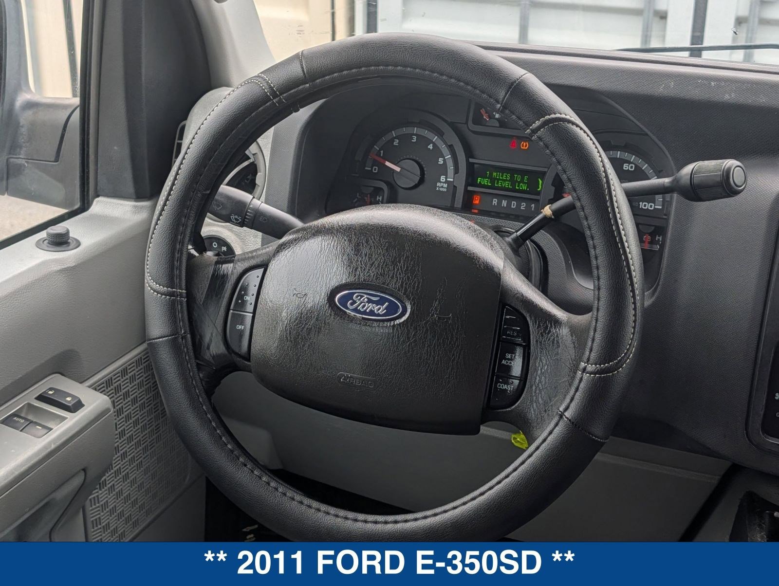 Used 2011 Ford E-350 and Econoline 350 XLT image 18