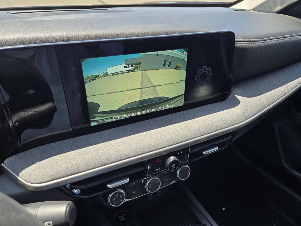 Used 2025 Nissan Kicks SV w/ Illumination Package FWD image 19