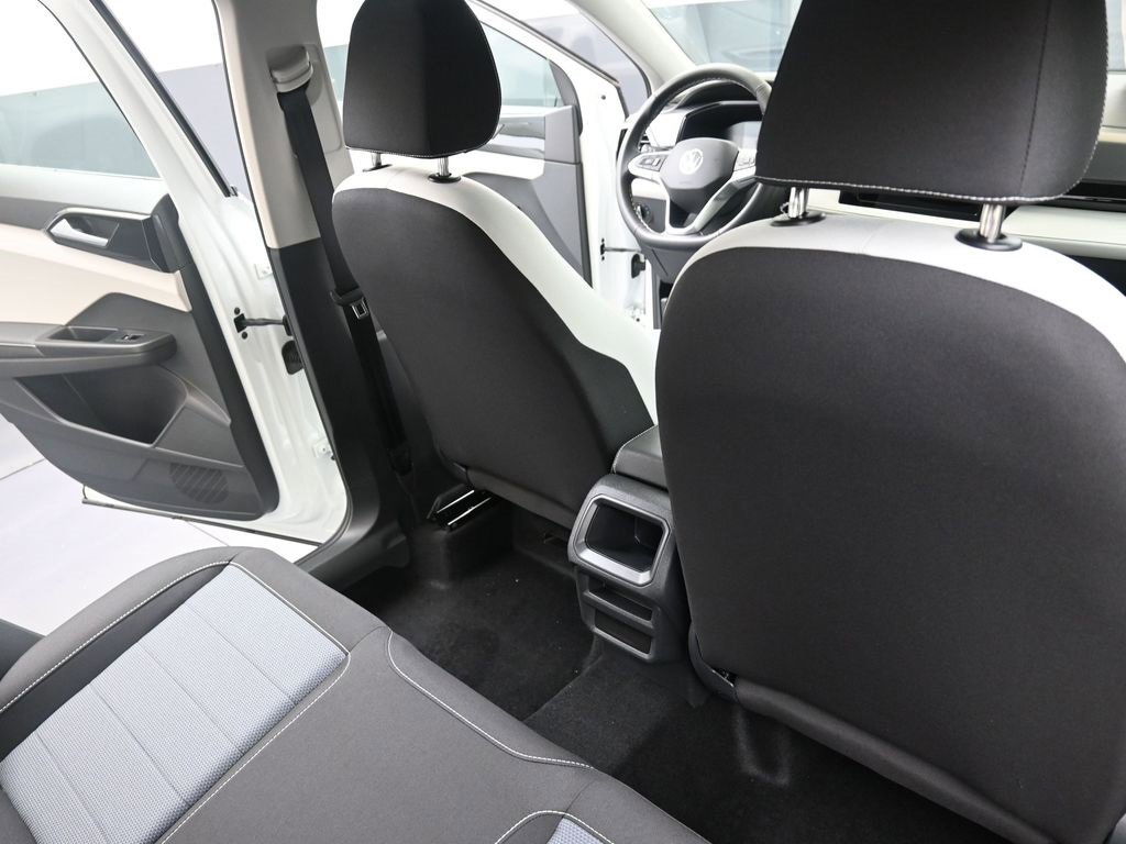 New 2025 Volkswagen Taos S image 15