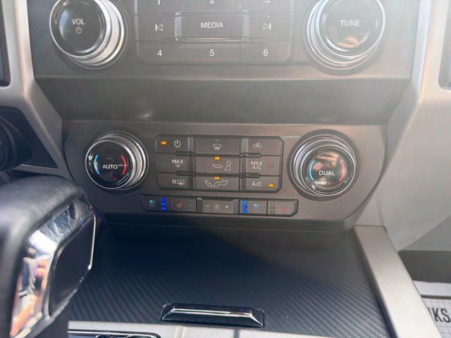 Used 2019 Ford F150 Lariat w/ Equipment Group 502A Luxury AWD/4WD image 24