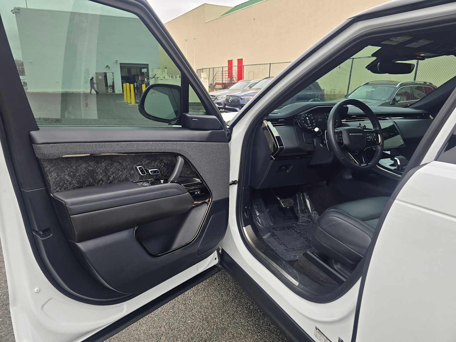 Used 2024 Land Rover Range Rover Sport Dynamic SE image 20