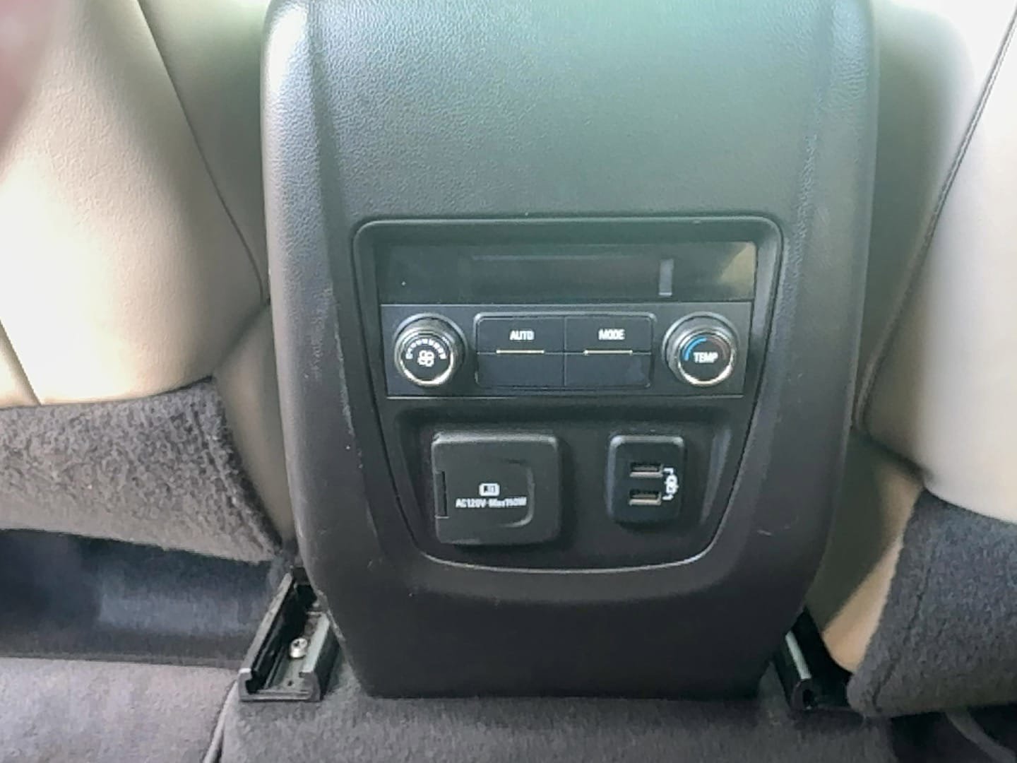 Used 2018 Buick Enclave Essence FWD image 18