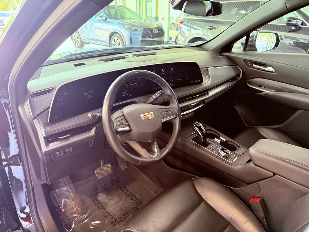 Used 2025 Cadillac XT4 Premium Luxury FWD image 26
