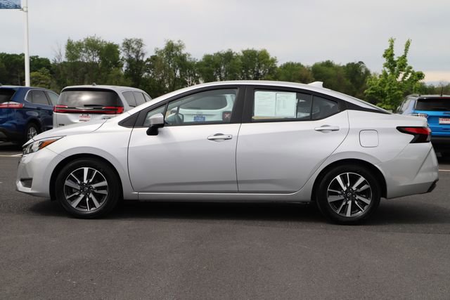 Used 2025 Nissan Versa SV FWD image 4