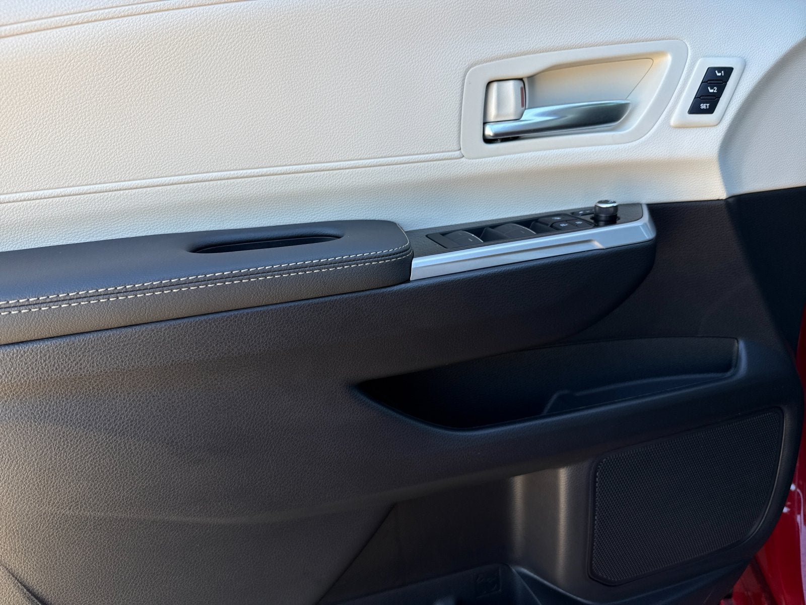 New 2026 Toyota Sienna Platinum AWD/4WD image 13