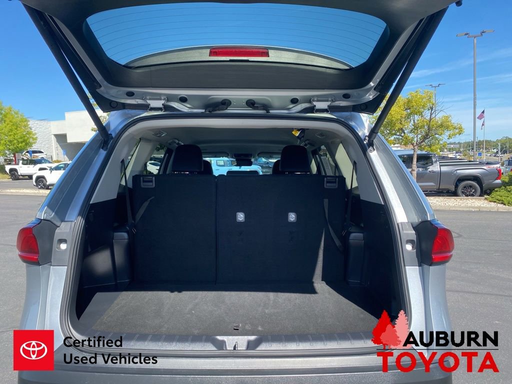 Used 2025 Toyota Grand Highlander AWD image 8