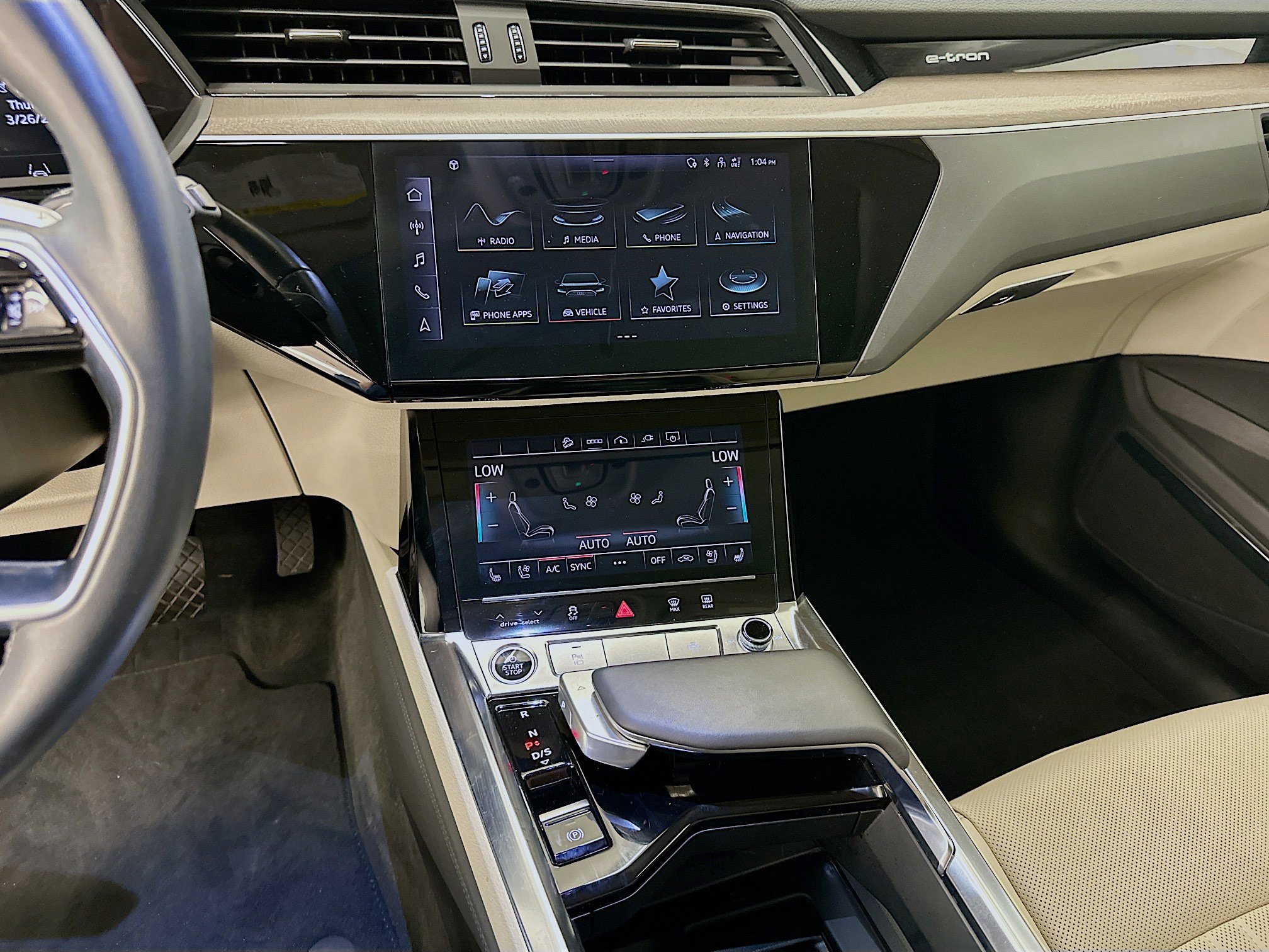 Used 2024 Audi Q8 e-tron Premium Plus w/ Premium Plus Package image 26