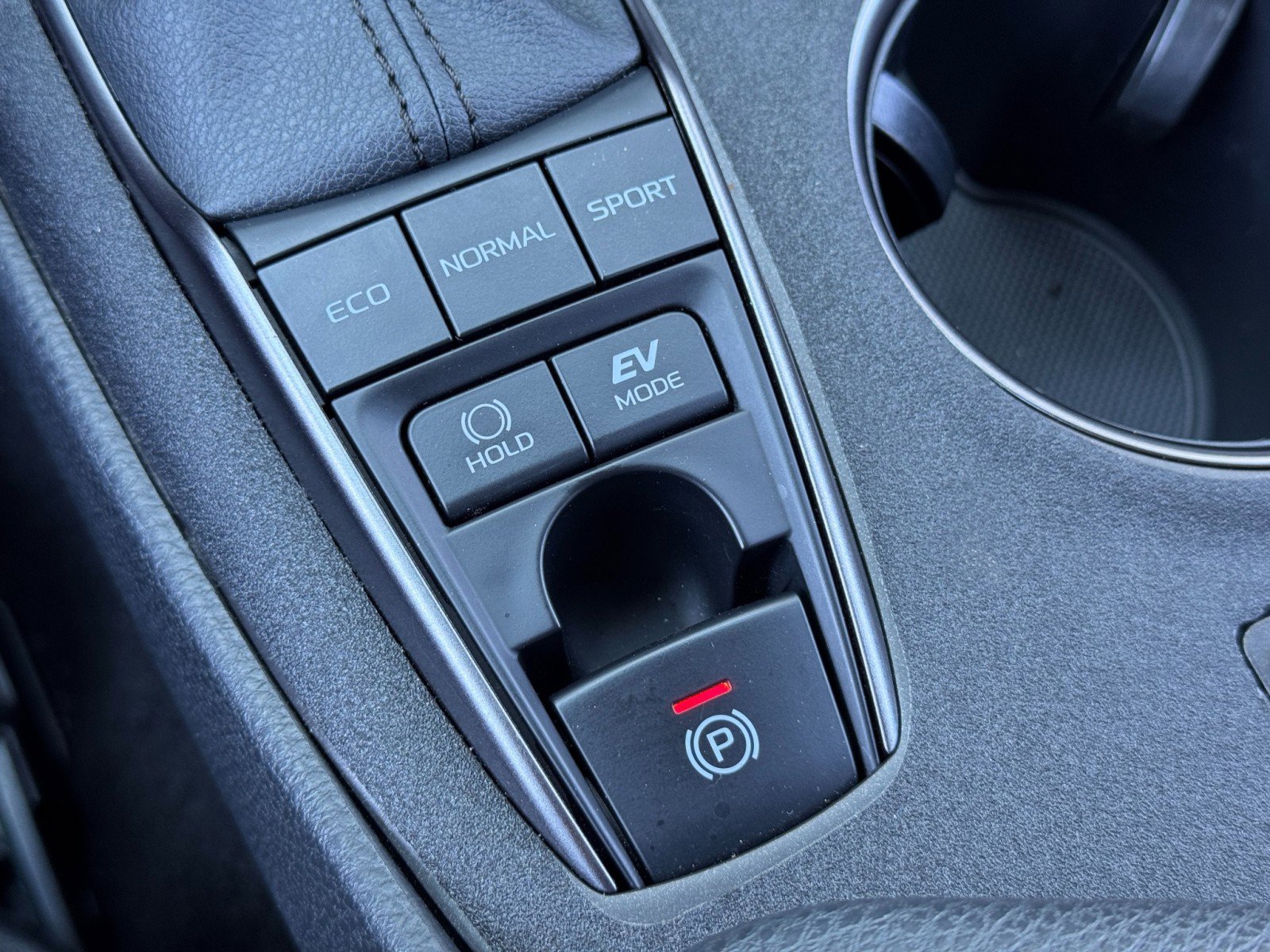 Used 2024 Toyota Camry XSE w/ Navigation Package image 28