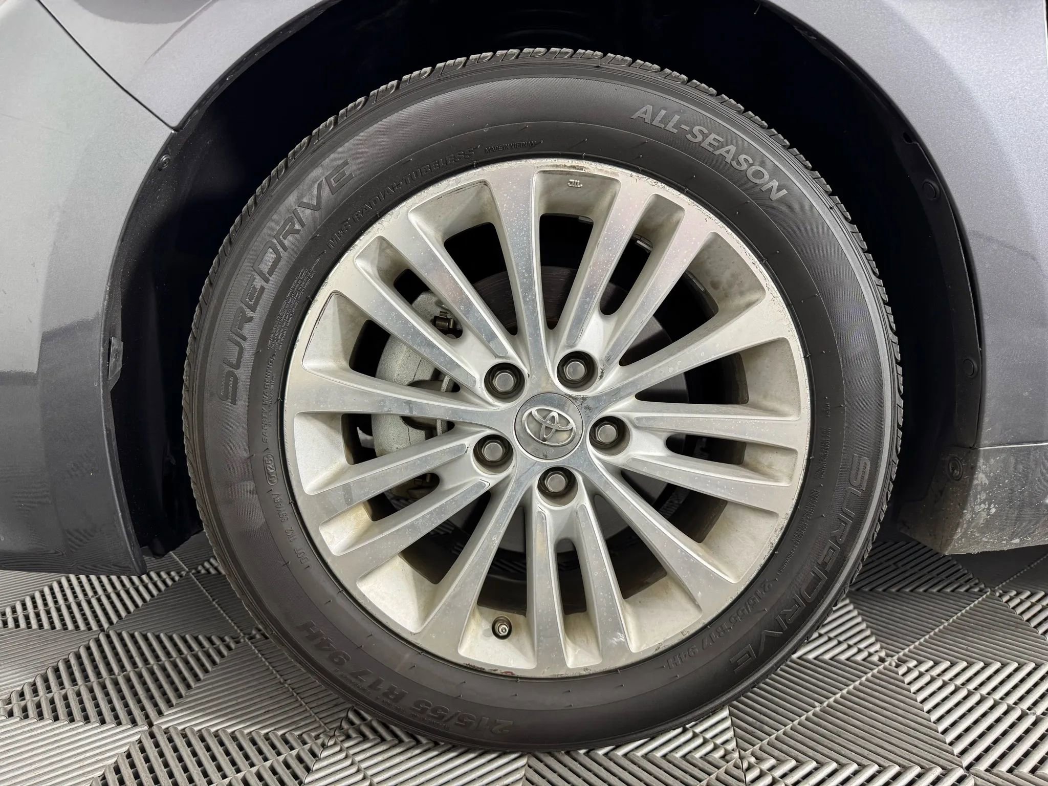 Used 2013 Toyota Avalon Limited image 44