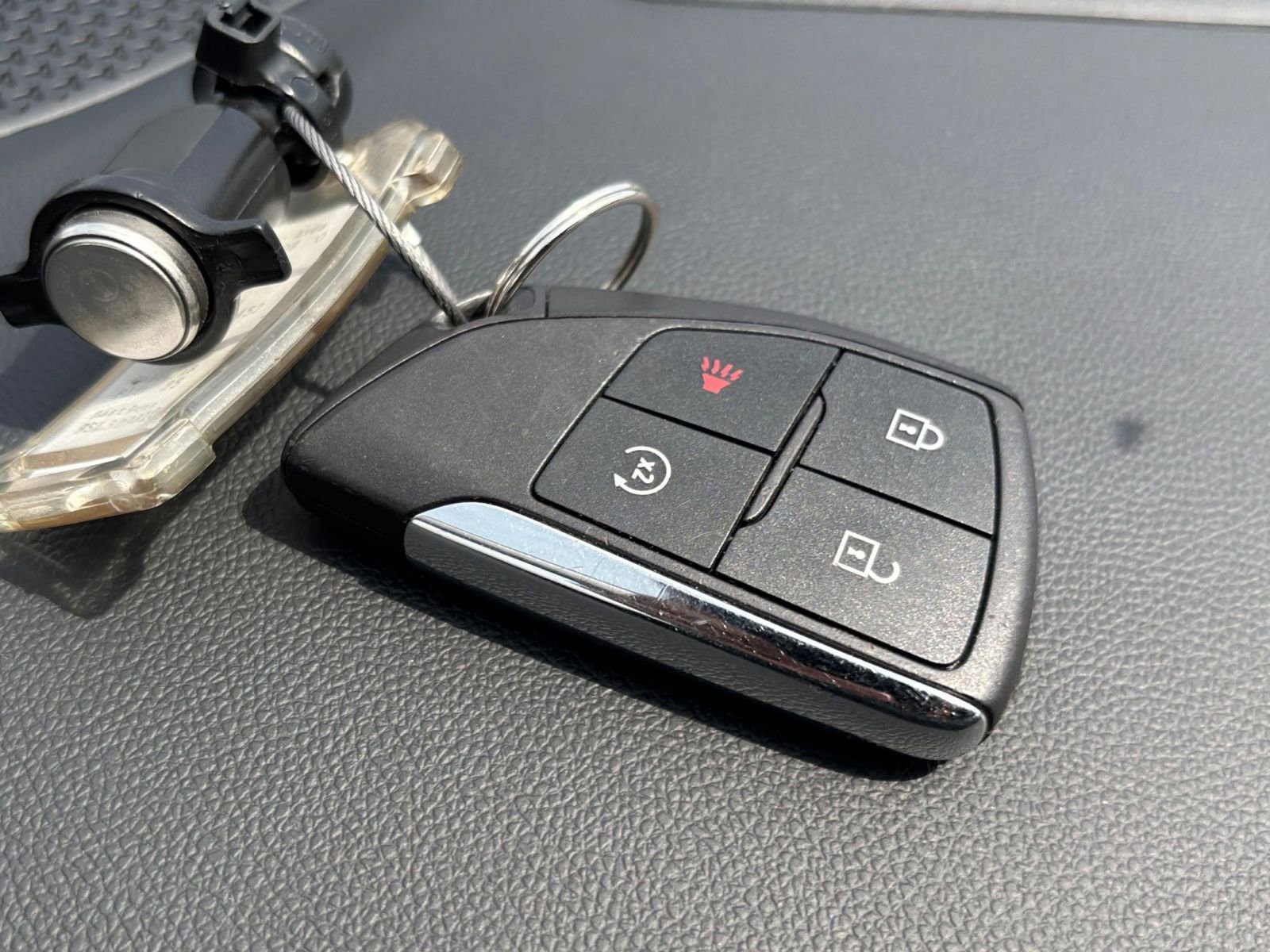 Used 2025 Chevrolet Equinox LT FWD image 25