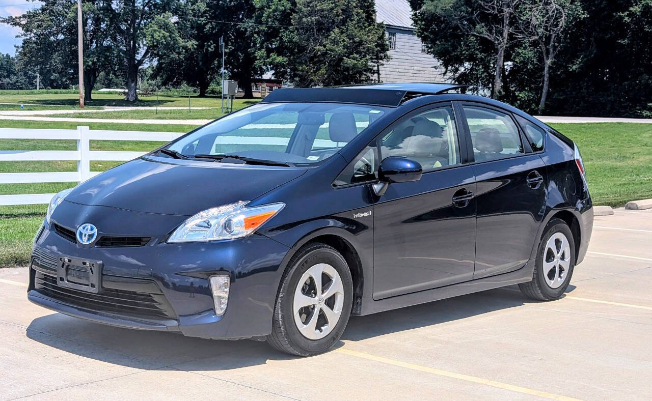 Used 2014 Toyota Prius Four w/ Solar Roof Package FWD image 4