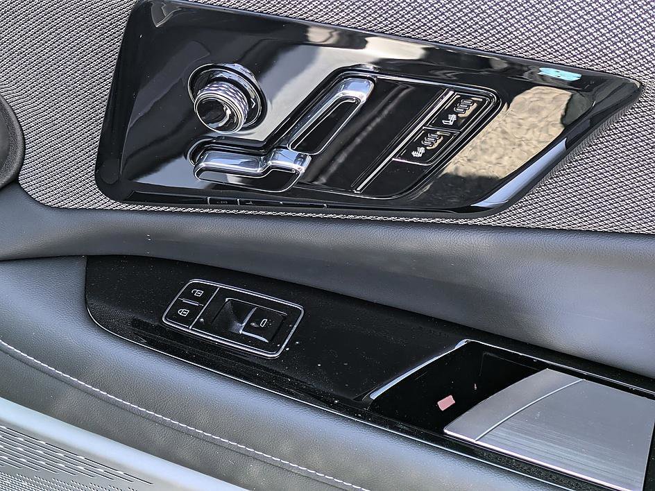 New 2026 Cadillac Optiq Sport 1 image 34