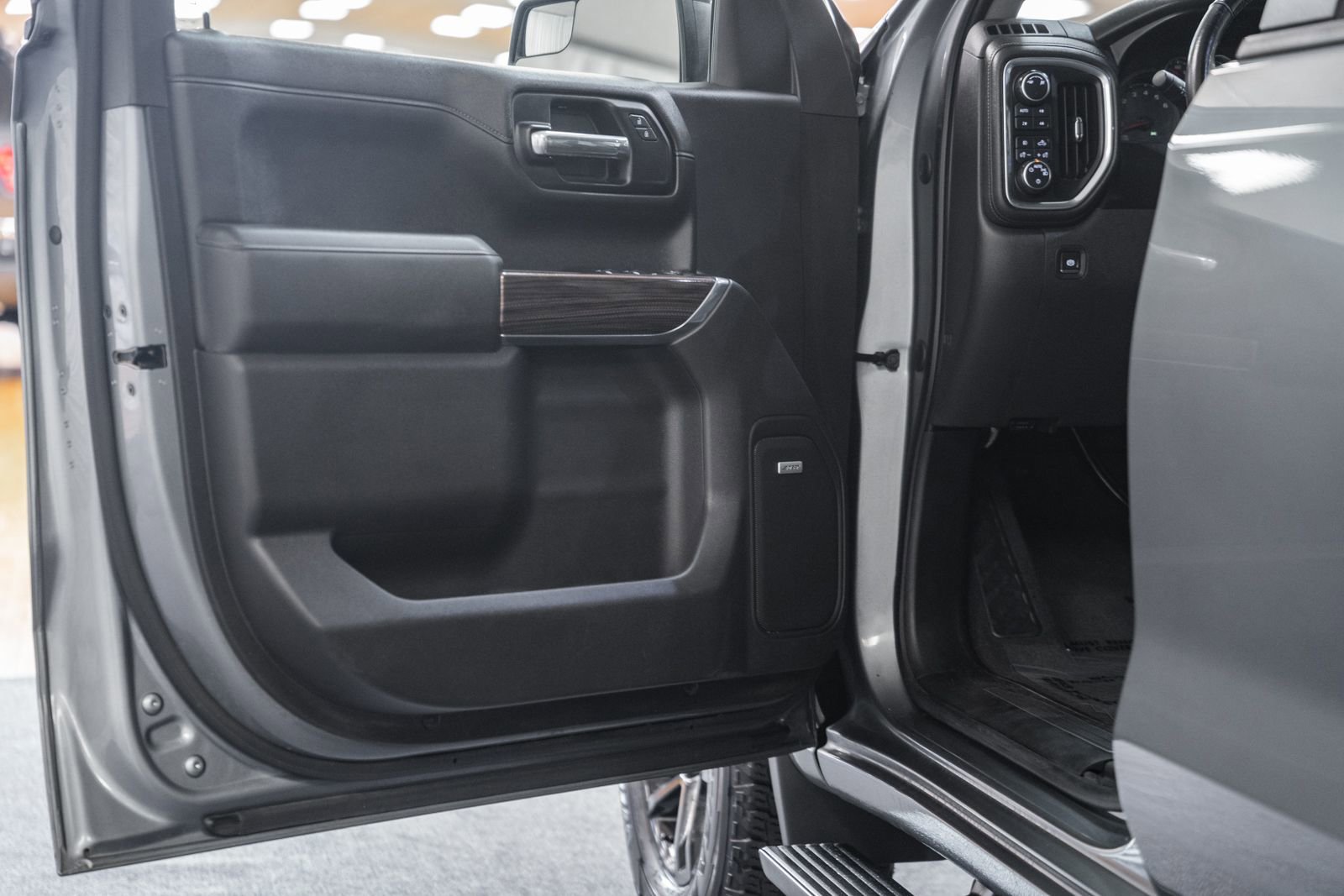 Used 2019 Chevrolet Silverado 1500 LT Trail Boss image 49