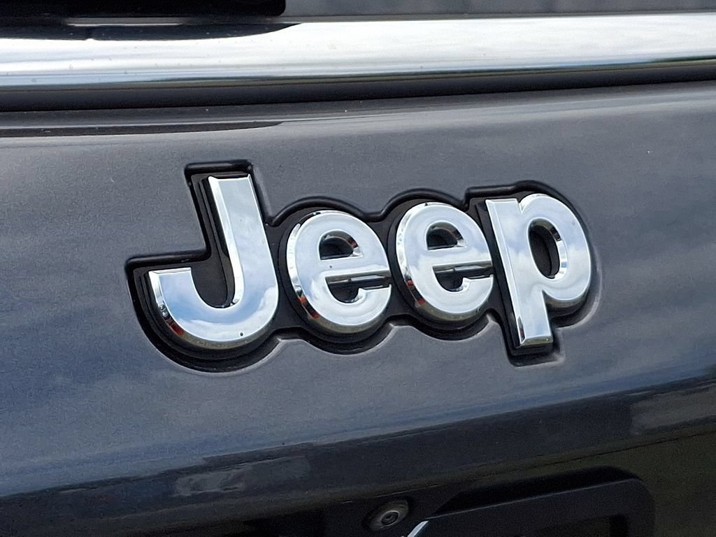 Used 2022 Jeep Compass Latitude w/ Sun and Sound Group AWD/4WD image 29