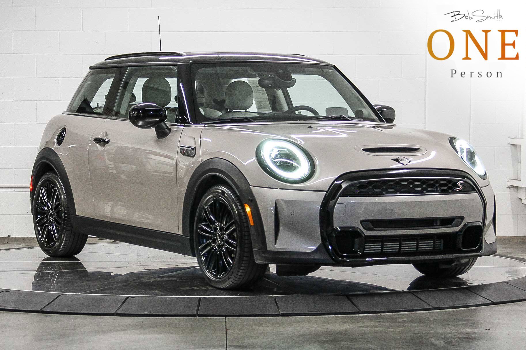 Used 2023 MINI Cooper S FWD image 1
