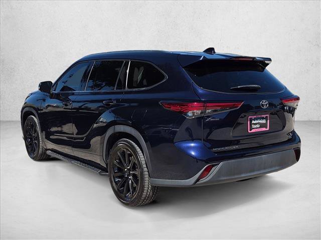 Used 2021 Toyota Highlander XLE FWD image 8