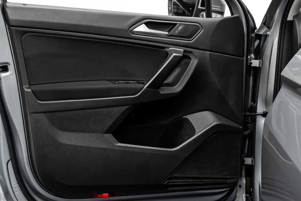 Used 2021 Volkswagen Tiguan S image 19