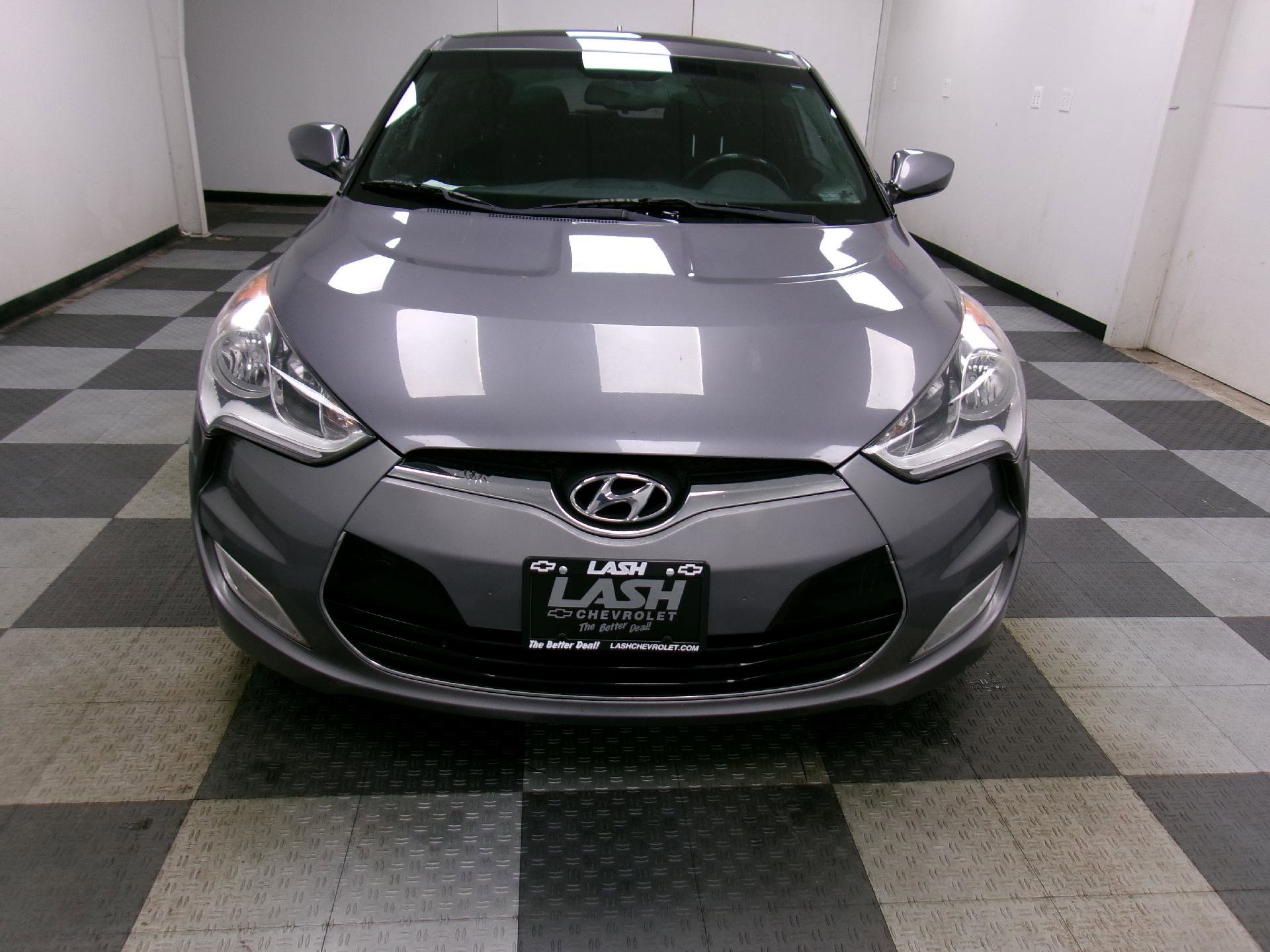 Used 2017 Hyundai Veloster Value Edition image 15